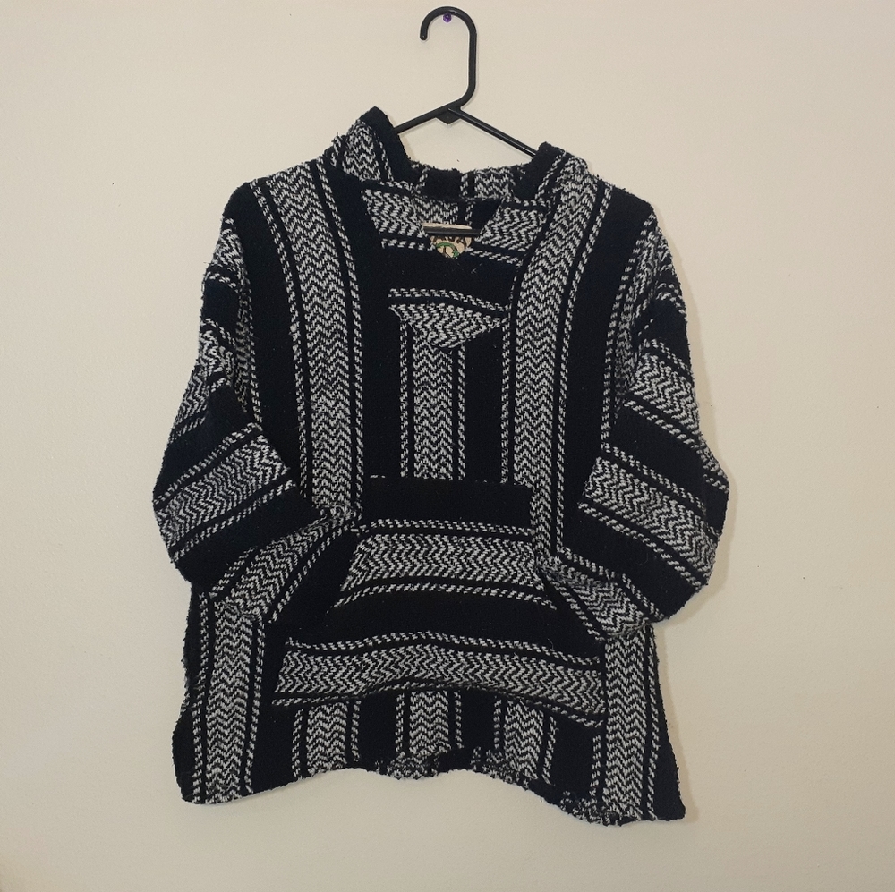 Black and grey drug rug